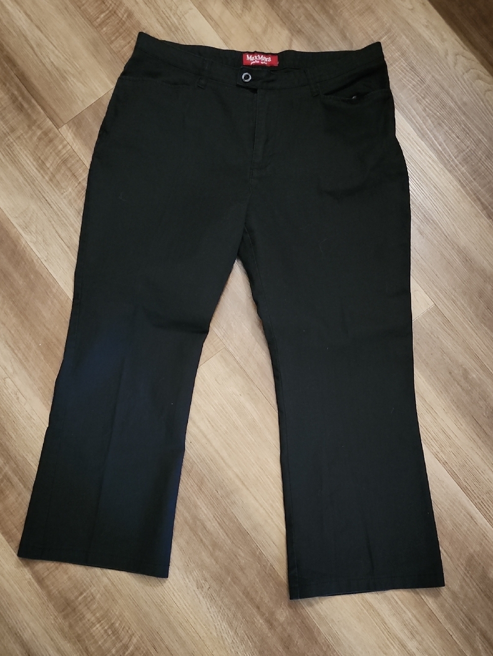 MaxMara Black Straight-Leg Women's Capri Pants